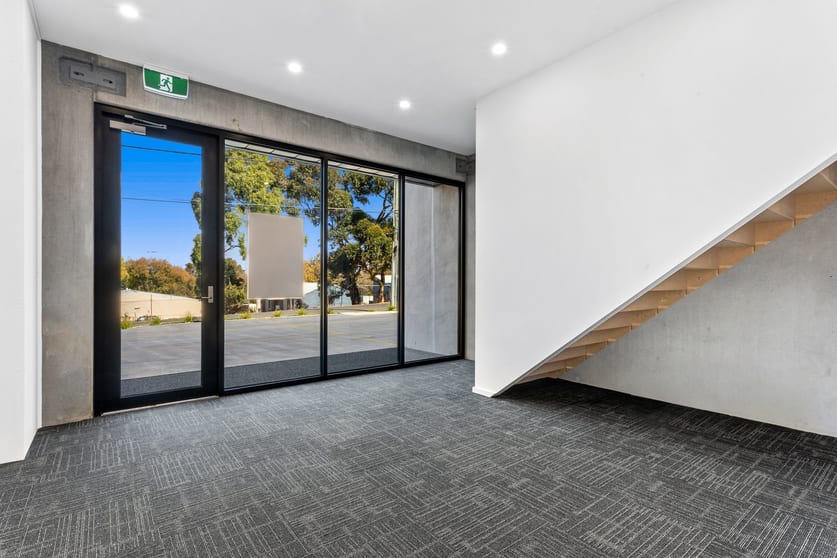 Click to view all images 3/65-67 Little Fyans Street South Geelong VIC 3220 - Image 2