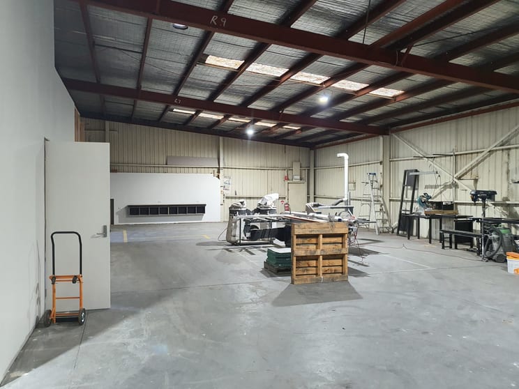 Click to view all images 6/67-71 Russell Street Werribee VIC 3030 - Image 3