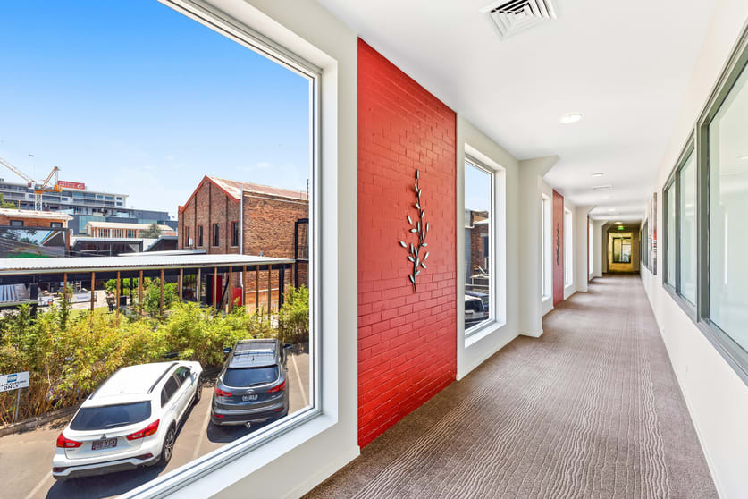Click to view all images 4b/462 Ruthven Street Toowoomba City QLD 4350 - Image 2