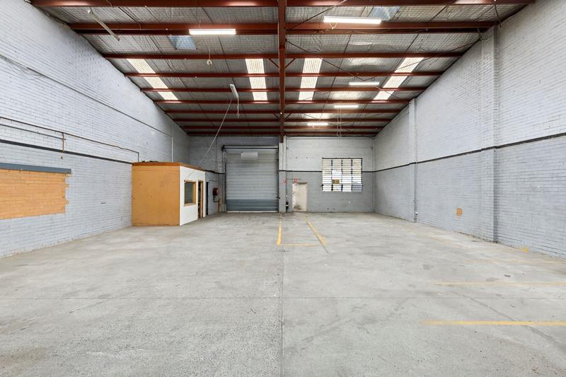 Click to view all images 2/68 Lexton Road Box Hill VIC 3128 - Image 3