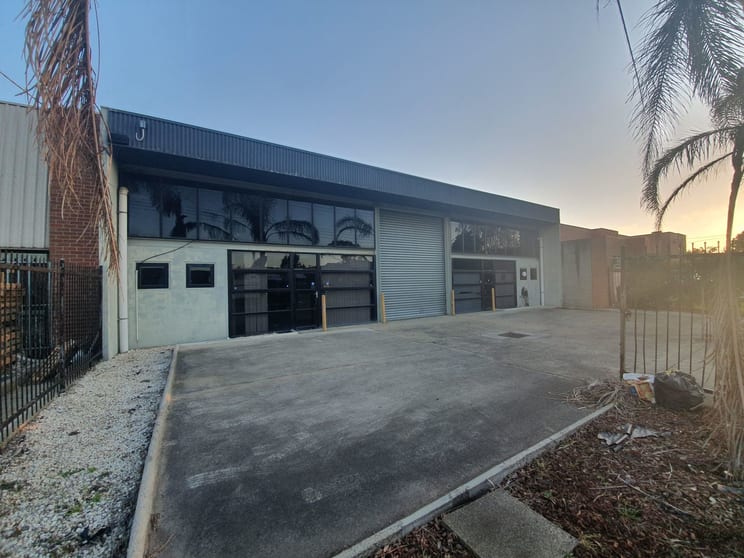 Click to view all images 29 Superior Drive Dandenong South VIC 3175 - Image 3