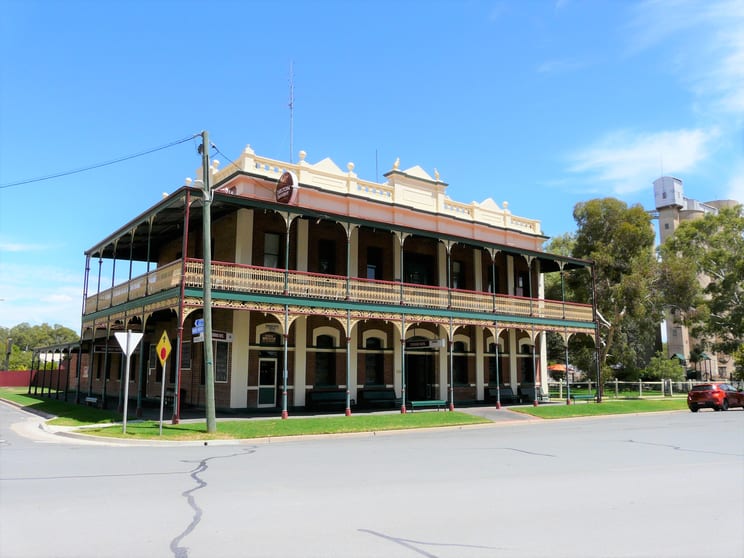 Click to view all images Cnr Bridge & Deniliquin Road Tocumwal NSW 2714 - Image 1