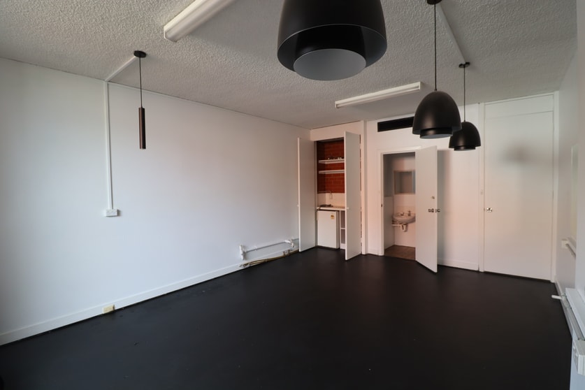 Click to view all images 6/11 Railway Grove Mornington VIC 3931 - Image 2