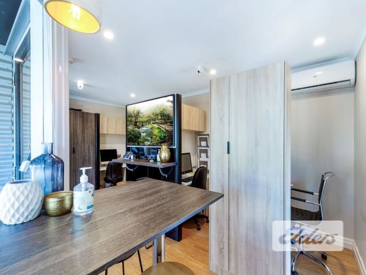Click to view all images 15 Latrobe Terrace Paddington QLD 4064 - Image 2