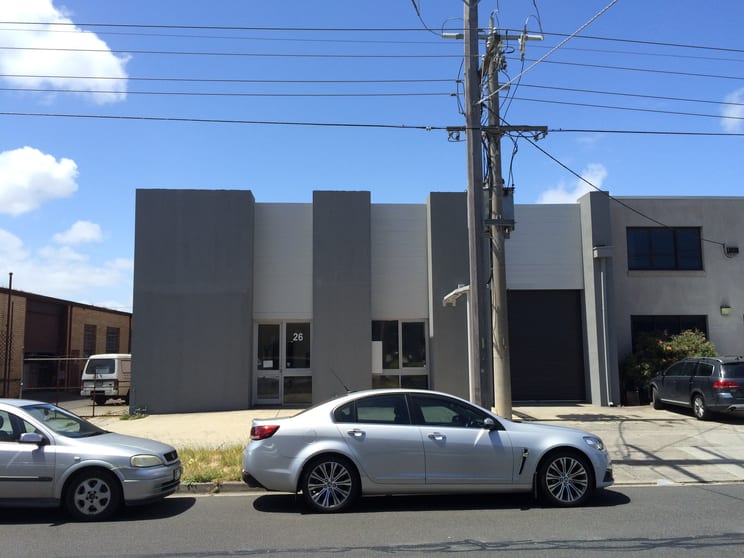 Click to view all images 26 Viking Court Cheltenham VIC 3192 - Image 2