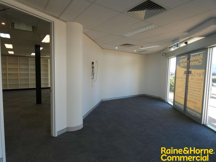 Click to view all images Shop 1/136 William Street, Quayside Building Port Macquarie NSW 2444 - Image 3