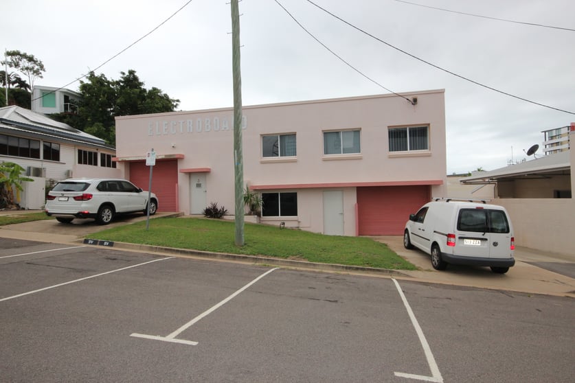 Click to view all images 3 Jones Street Townsville City QLD 4810 - Image 1