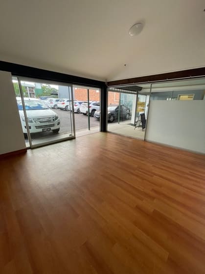 Click to view all images 1/541 Old Cleveland Road Camp Hill QLD 4152 - Image 1