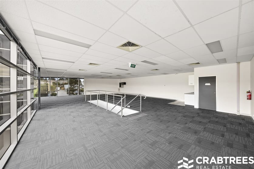Click to view all images 8 Hartnett Close Mulgrave VIC 3170 - Image 3