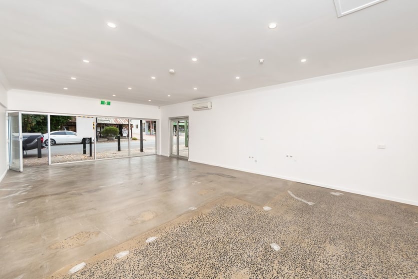 Click to view all images 37A Mount Barker Road Hahndorf SA 5245 - Image 3