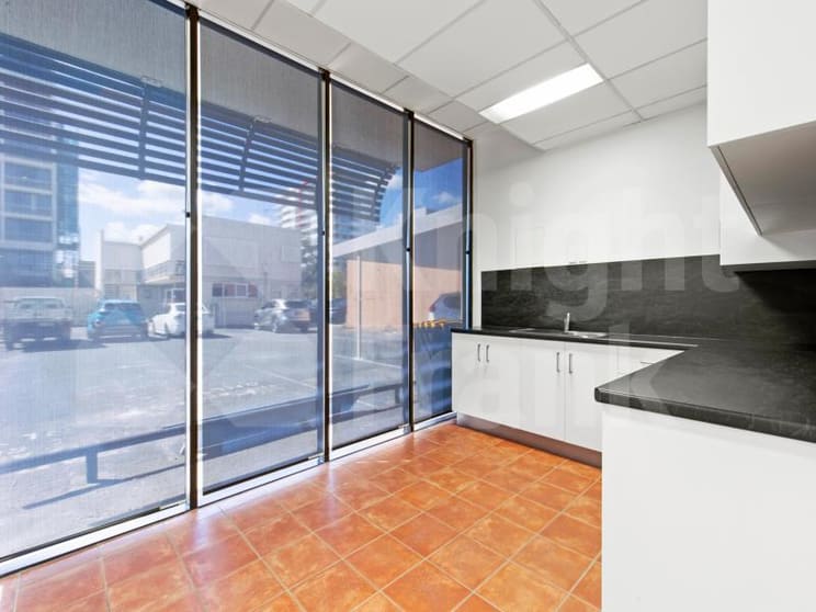 Click to view all images Suite A/87 Bolsover Street Rockhampton City QLD 4700 - Image 3