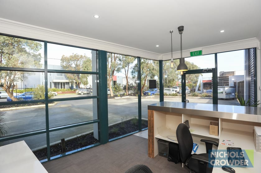 Click to view all images 14 Sahra Grove Carrum Downs VIC 3201 - Image 3