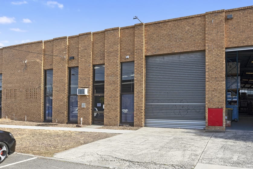 Click to view all images 56 Taunton Drive Cheltenham VIC 3192 - Image 1