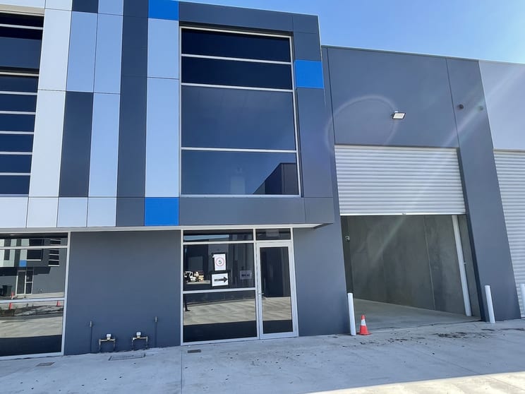 Click to view all images Unit 42/25 Trafalgar Rd Epping VIC 3076 - Image 1