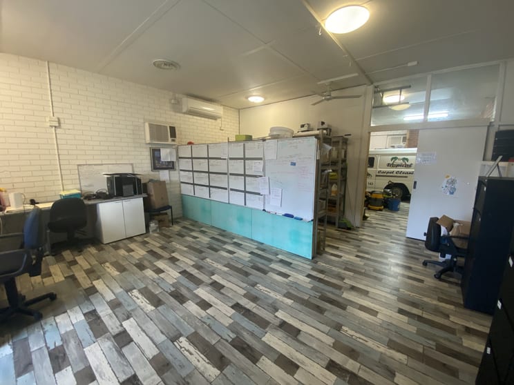 Click to view all images Shop 4/21 Palmer Street North Mackay QLD 4740 - Image 3