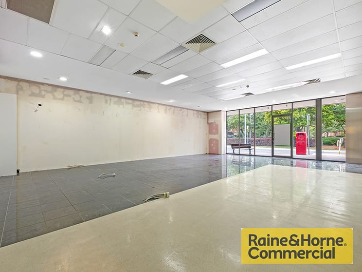 Click to view all images 5B/8 Lagoon Street Sandgate QLD 4017 - Image 3