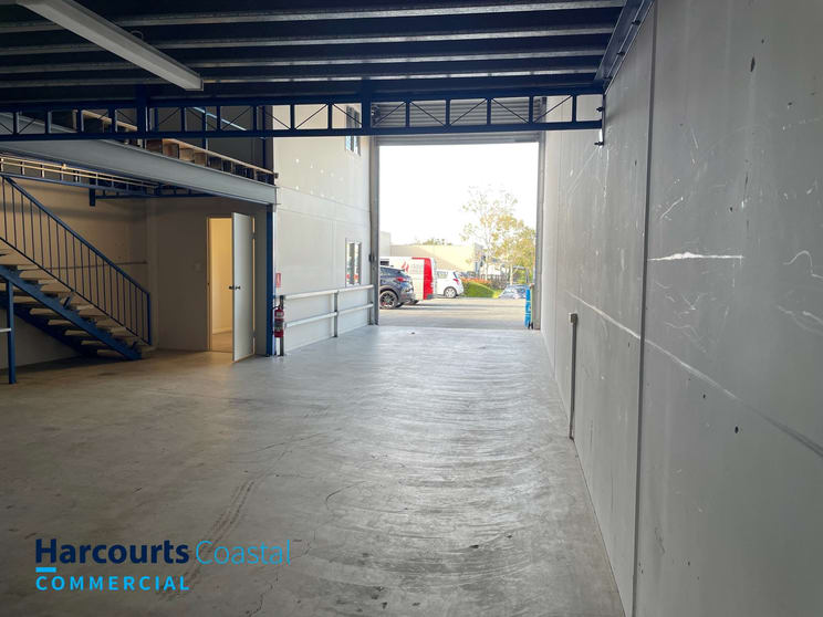 Click to view all images 2/11 Expansion Street Molendinar QLD 4214 - Image 3