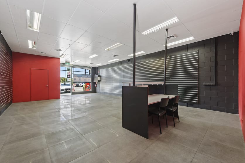 Click to view all images 2/1174 Geelong Road Mount Clear VIC 3350 - Image 2