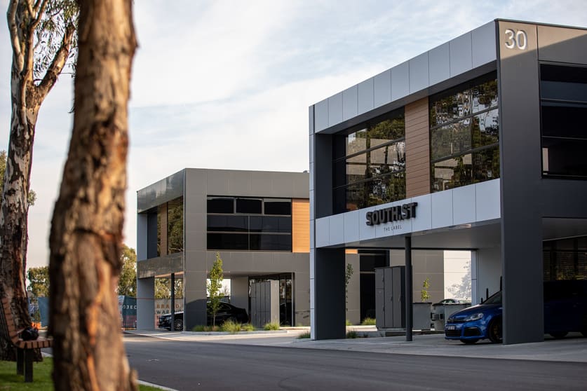 Click to view all images 27 Aspen Circuit Springvale VIC 3171 - Image 1
