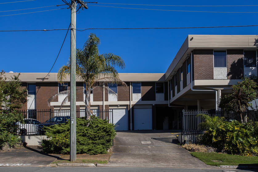 Click to view all images 2/2 Pioneer Avenue Thornleigh NSW 2120 - Image 1