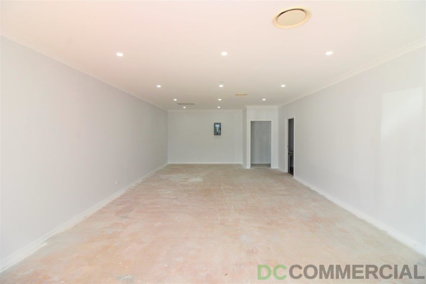 Click to view all images 8/2-4 Plaza Circle Highfields QLD 4352 - Image 1