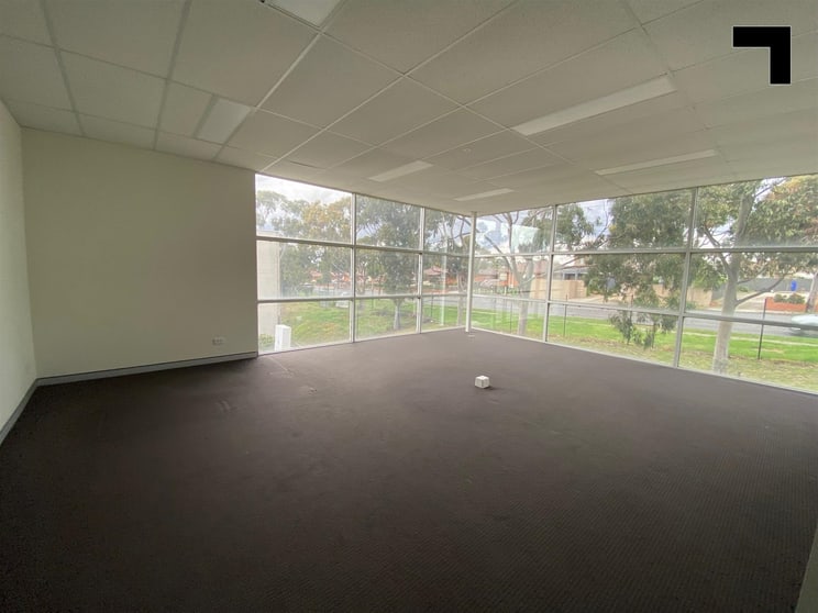 Click to view all images 3/23 Lakeside Drive Broadmeadows VIC 3047 - Image 3