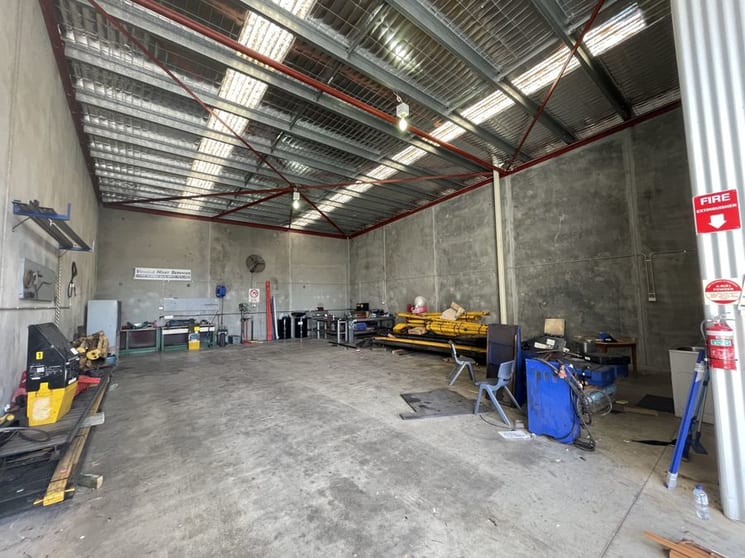 Click to view all images 2/6 Hulberts Road Toormina NSW 2452 - Image 2