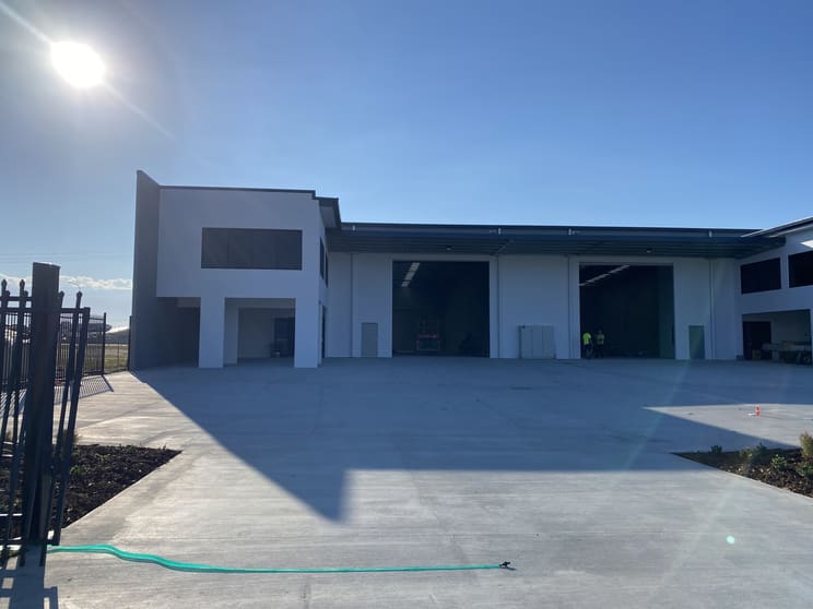 Click to view all images 1/13 Axis Court Burpengary QLD 4505 - Image 2