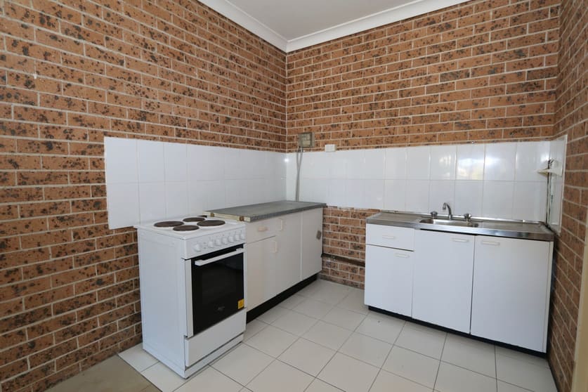 Click to view all images 3/83a Hillcrest Avenue Hurstville NSW 2220 - Image 2