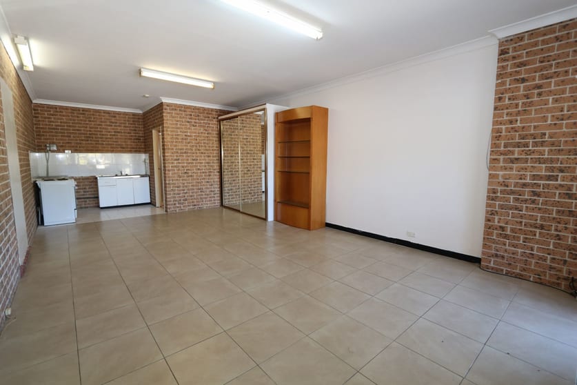 Click to view all images 3/83a Hillcrest Avenue Hurstville NSW 2220 - Image 3