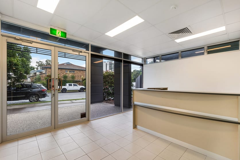 Click to view all images 1 Surf Road Alexandra Headland QLD 4572 - Image 3