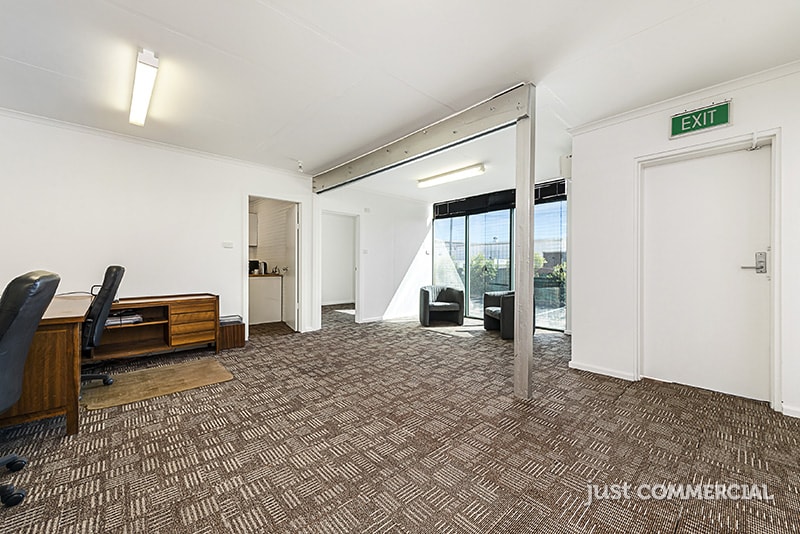 Click to view all images 15/477 Warrigal Road Moorabbin VIC 3189 - Image 2