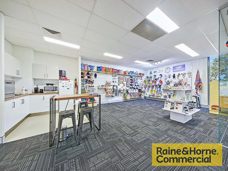 Click to view all images 13/368 Earnshaw Road Banyo QLD 4014 - Image 3