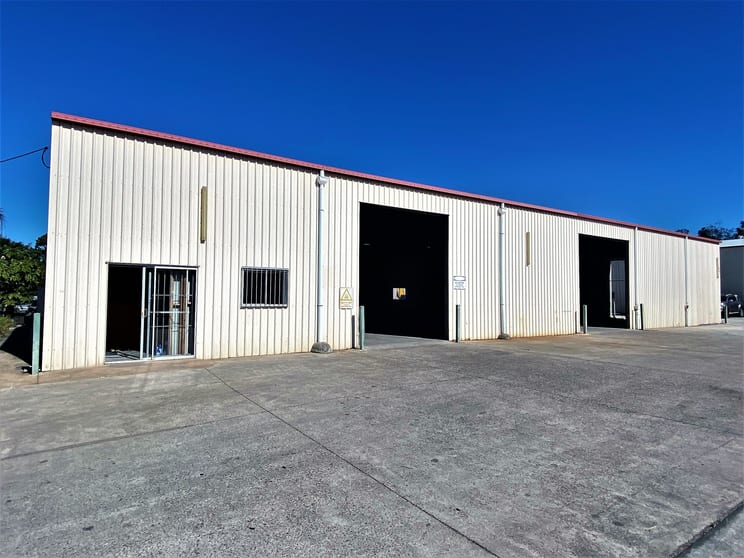 Click to view all images Unit 1/23-25 Centenary Pl Logan Village QLD 4207 - Image 1