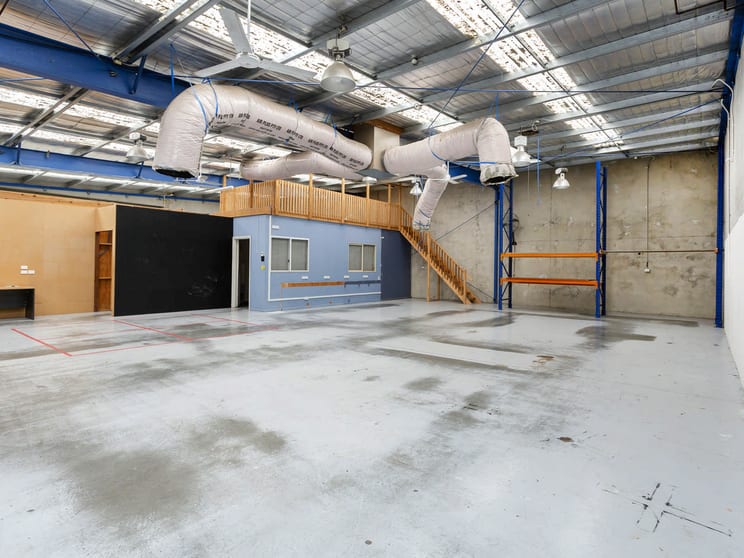Click to view all images 106 Watt Road Mornington VIC 3931 - Image 3