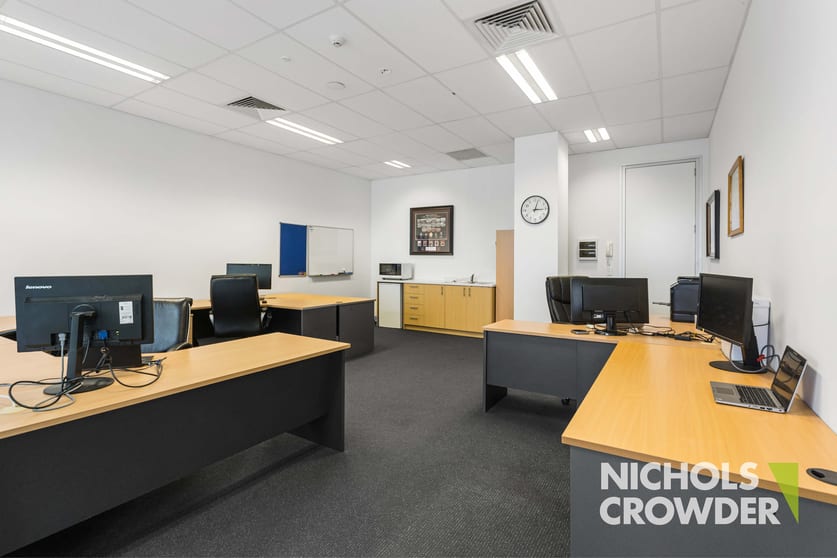 Click to view all images 2/296 Bay Road Cheltenham VIC 3192 - Image 2