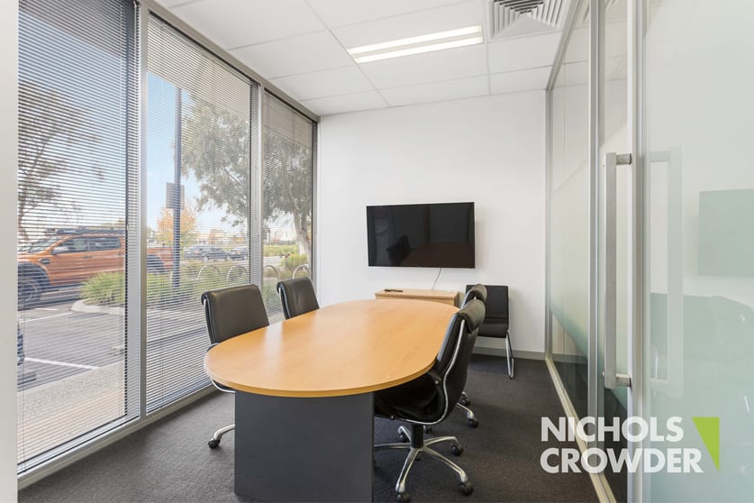 Click to view all images 2/296 Bay Road Cheltenham VIC 3192 - Image 3