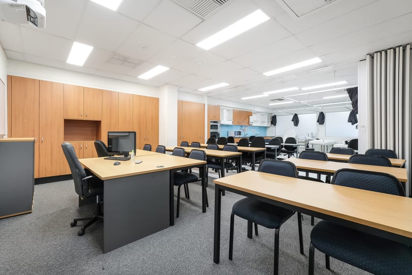 Click to view all images Level 1/372 Chapel Road Bankstown NSW 2200 - Image 1
