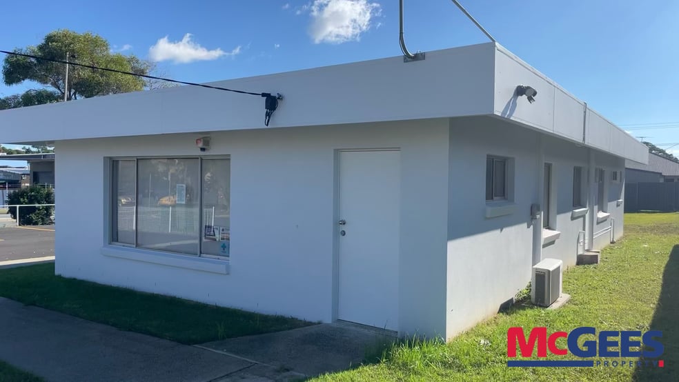 Click to view all images 17 Wighton Street Margate QLD 4019 - Image 2