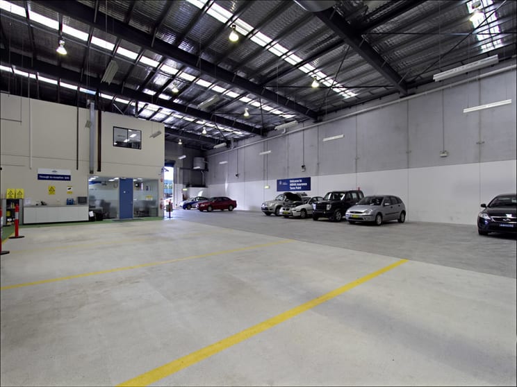 Click to view all images 2/16-18 Parraweena Road Caringbah NSW 2229 - Image 3