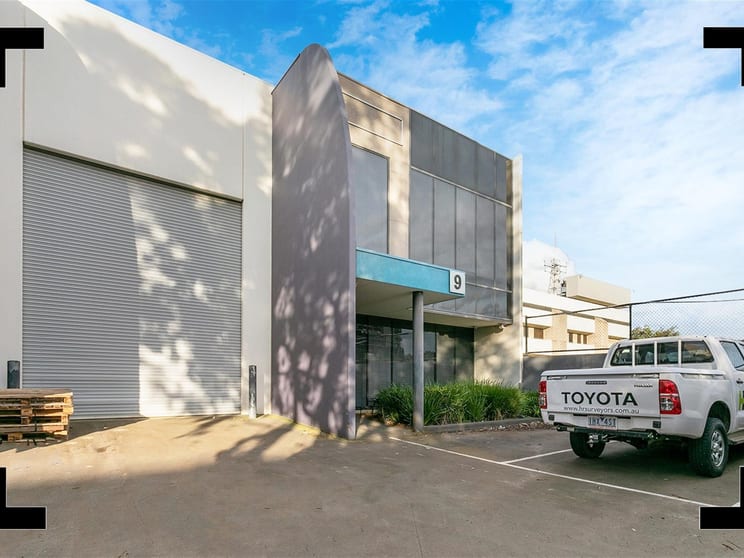 Click to view all images 9/20 Duerdin Street Notting Hill VIC 3168 - Image 1
