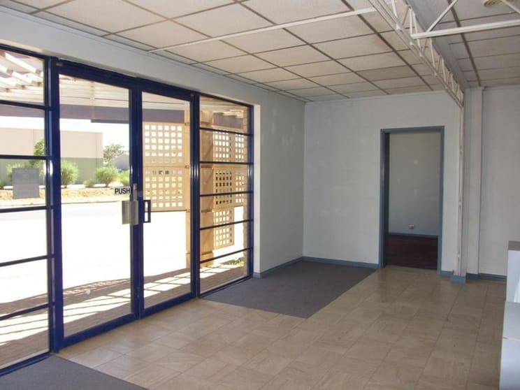 Click to view all images 17b Brown Street Alice Springs NT 0870 - Image 3