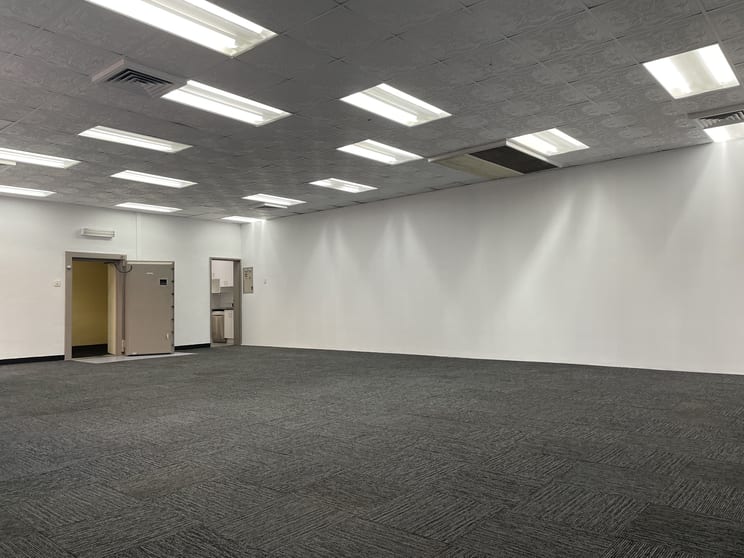 Click to view all images 1/232-244 Adelaide Street Maryborough QLD 4650 - Image 2