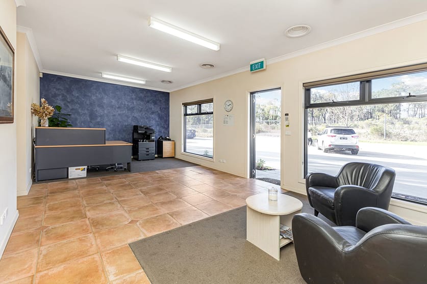 Click to view all images 31 Coonooer Street Golden Square VIC 3555 - Image 3