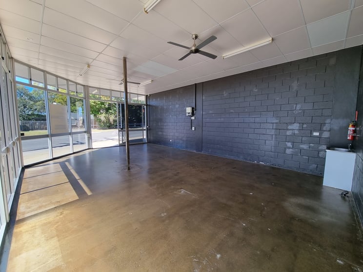 Click to view all images Shop 3/1 Garnet Road Tannum Sands QLD 4680 - Image 1