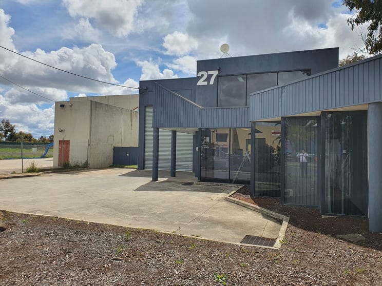 Click to view all images 27 Richards Road Hoppers Crossing VIC 3029 - Image 1