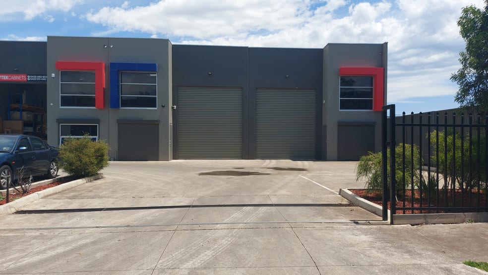 Click to view all images 2/39-45 Spalding Avenue Sunshine North VIC 3020 - Image 1