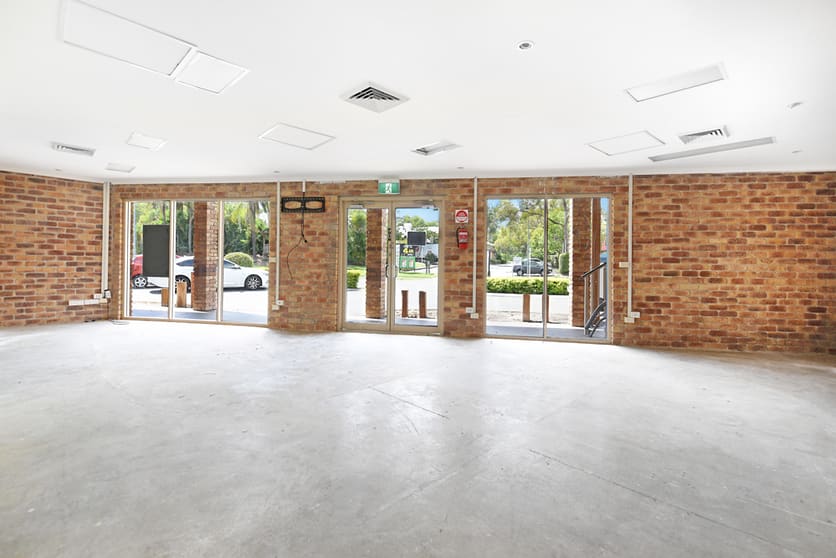 Click to view all images 1/9 Sir John Overall Drive Helensvale QLD 4212 - Image 3