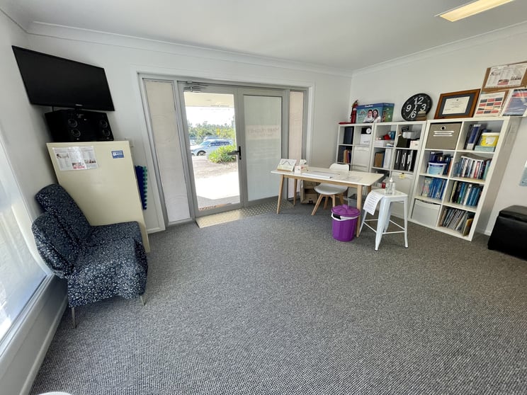 Click to view all images Suite 4/180 Napper Road Parkwood QLD 4214 - Image 2