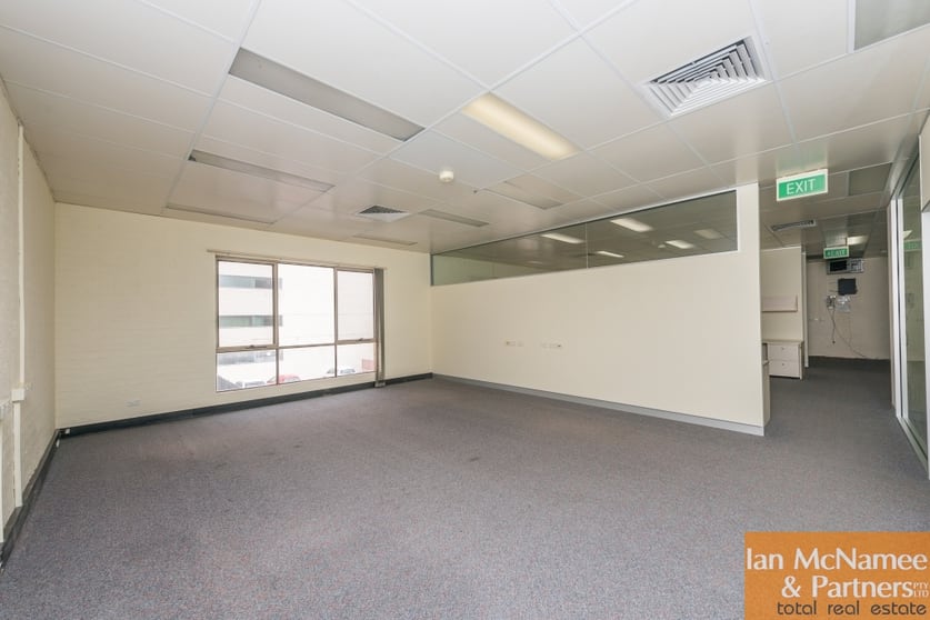 Click to view all images 4/30 Lowe Street Queanbeyan NSW 2620 - Image 2